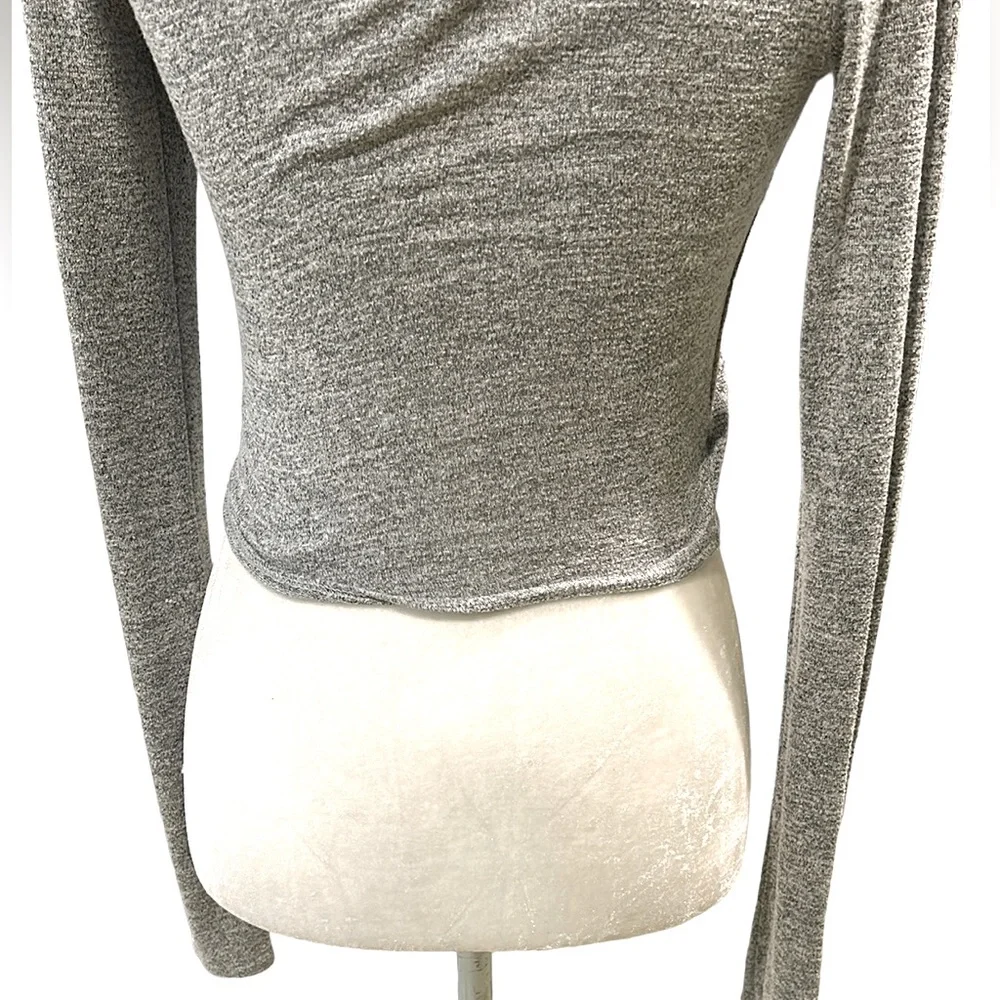 Aritzia Wilfred Free Flavia Heather Gray Long Sleeve Wrap Crop Top Baby Tee - XS - Picture 9 of 13